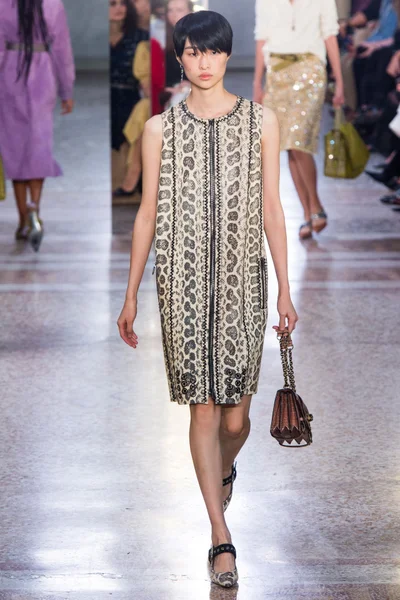 Look 14